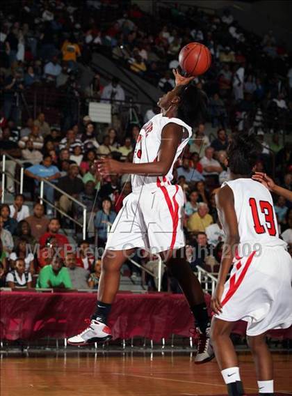 Thumbnail 2 in Hightower vs. Bellaire (Texas 5A Region 3 Semifinal) photogallery.
