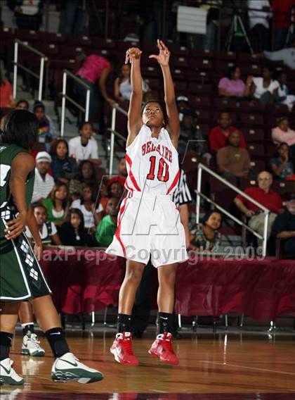 Thumbnail 3 in Hightower vs. Bellaire (Texas 5A Region 3 Semifinal) photogallery.
