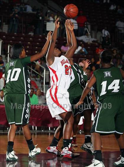 Thumbnail 2 in Hightower vs. Bellaire (Texas 5A Region 3 Semifinal) photogallery.