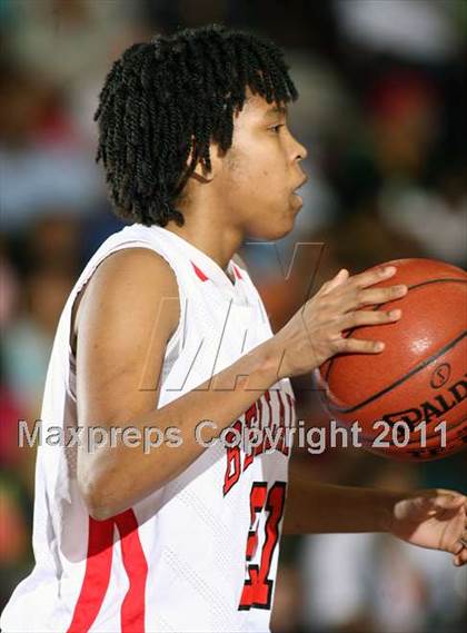 Thumbnail 3 in Hightower vs. Bellaire (Texas 5A Region 3 Semifinal) photogallery.