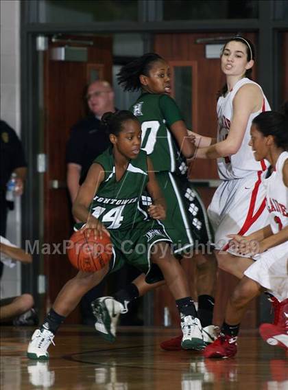 Thumbnail 3 in Hightower vs. Bellaire (Texas 5A Region 3 Semifinal) photogallery.