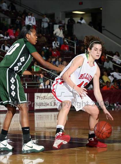 Thumbnail 3 in Hightower vs. Bellaire (Texas 5A Region 3 Semifinal) photogallery.
