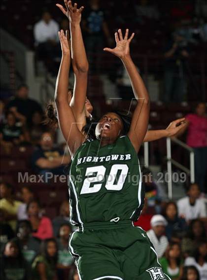 Thumbnail 2 in Hightower vs. Bellaire (Texas 5A Region 3 Semifinal) photogallery.