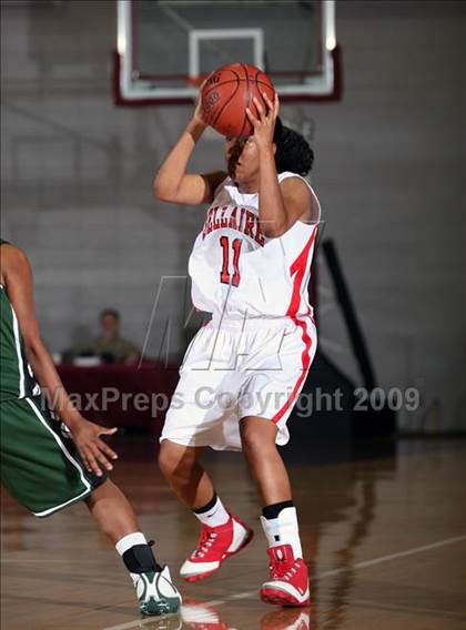 Thumbnail 1 in Hightower vs. Bellaire (Texas 5A Region 3 Semifinal) photogallery.