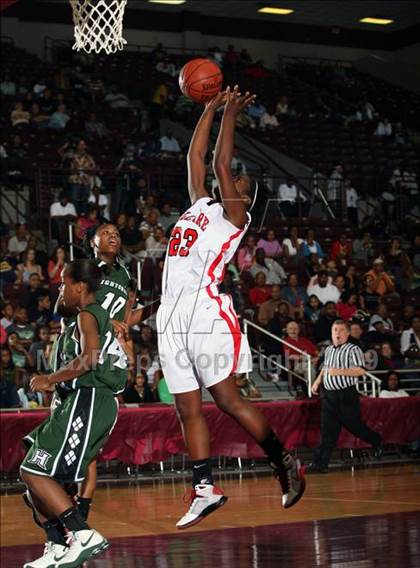 Thumbnail 1 in Hightower vs. Bellaire (Texas 5A Region 3 Semifinal) photogallery.