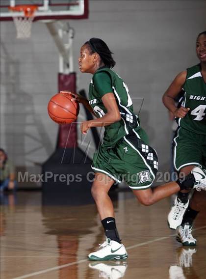 Thumbnail 3 in Hightower vs. Bellaire (Texas 5A Region 3 Semifinal) photogallery.