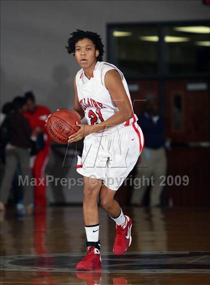 Thumbnail 3 in Hightower vs. Bellaire (Texas 5A Region 3 Semifinal) photogallery.