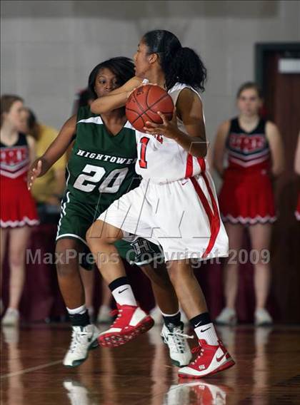 Thumbnail 2 in Hightower vs. Bellaire (Texas 5A Region 3 Semifinal) photogallery.
