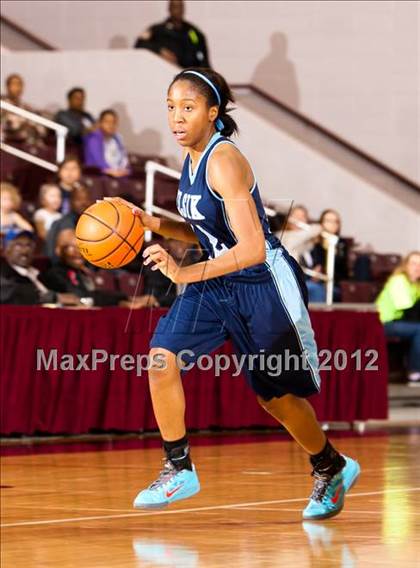 Thumbnail 2 in Alief Elsik vs Cypress Falls (UIL 5A Region 3 Final) photogallery.