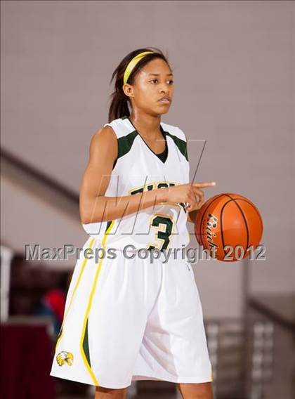 Thumbnail 2 in Alief Elsik vs Cypress Falls (UIL 5A Region 3 Final) photogallery.