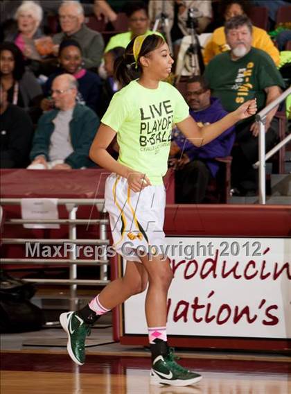 Thumbnail 2 in Alief Elsik vs Cypress Falls (UIL 5A Region 3 Final) photogallery.