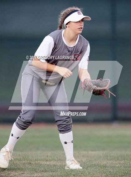 Thumbnail 1 in Ryan vs Birdville photogallery.