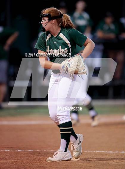 Thumbnail 3 in Ryan vs Birdville photogallery.