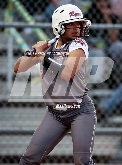 Thumbnail 2 in Ryan vs Birdville photogallery.