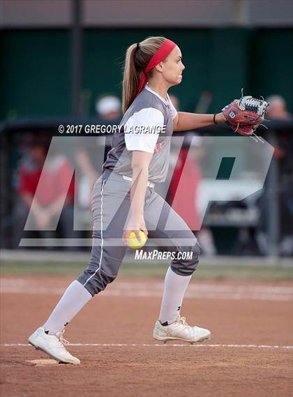 Thumbnail 3 in Ryan vs Birdville photogallery.