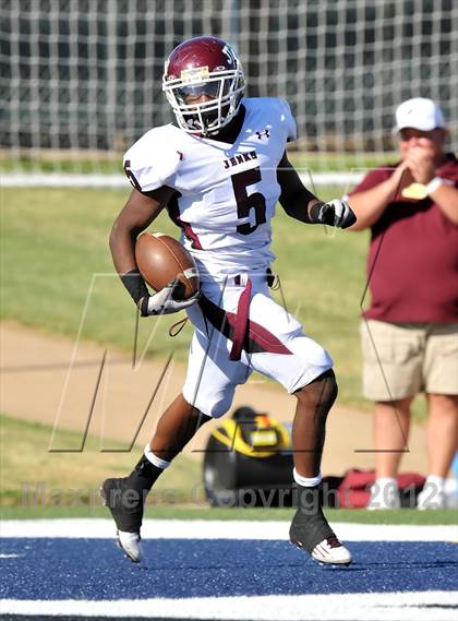 Thumbnail 1 in DeSoto vs. Jenks (Southwest Showcase) photogallery.