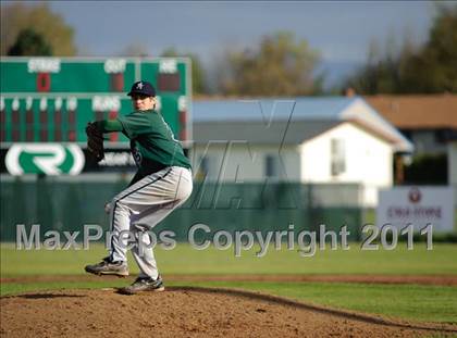 Thumbnail 2 in Sheldon vs. Thurston photogallery.
