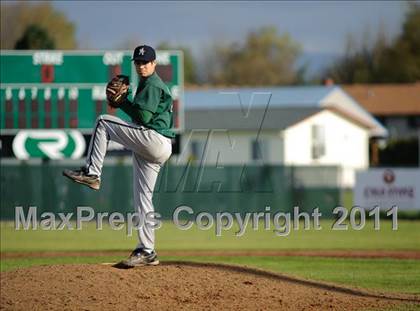 Thumbnail 3 in Sheldon vs. Thurston photogallery.