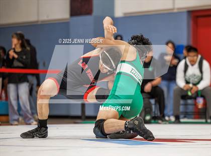 Thumbnail 3 in NIAA 4A Round 1 photogallery.