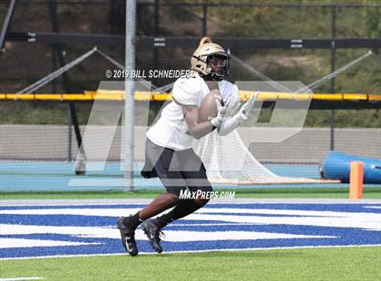 Thumbnail 1 in Archbishop Mitty @ Marin Catholic photogallery.