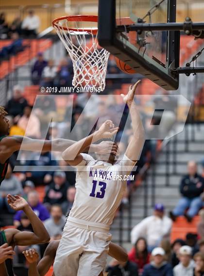 Thumbnail 1 in Morgan Park vs. Collinsville (Edwardsville Shootout) photogallery.