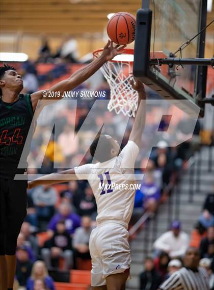 Thumbnail 3 in Morgan Park vs. Collinsville (Edwardsville Shootout) photogallery.