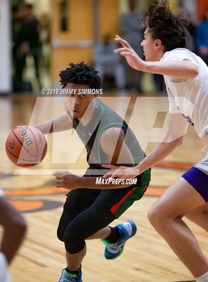 Thumbnail 2 in Morgan Park vs. Collinsville (Edwardsville Shootout) photogallery.