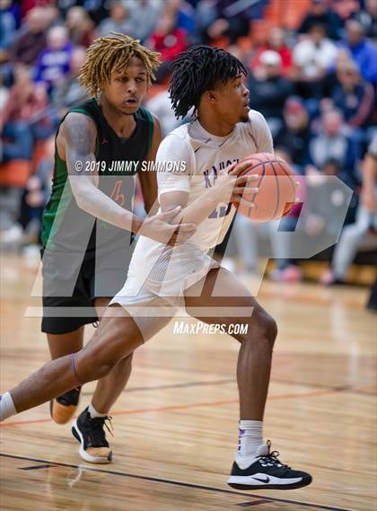 Thumbnail 2 in Morgan Park vs. Collinsville (Edwardsville Shootout) photogallery.