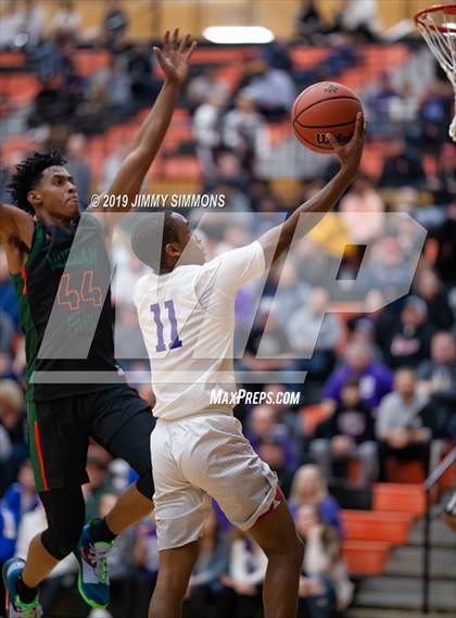 Thumbnail 2 in Morgan Park vs. Collinsville (Edwardsville Shootout) photogallery.