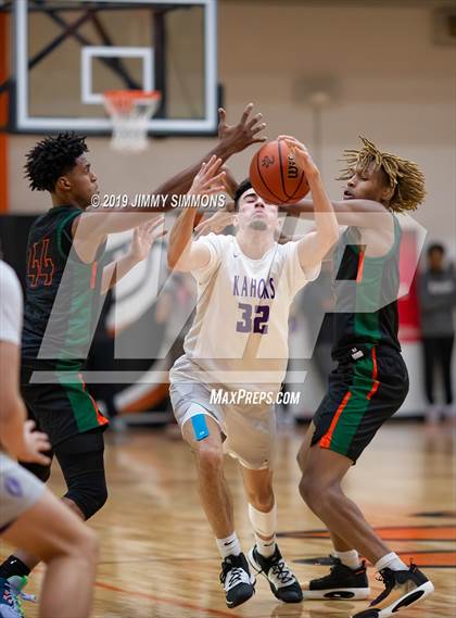 Thumbnail 2 in Morgan Park vs. Collinsville (Edwardsville Shootout) photogallery.