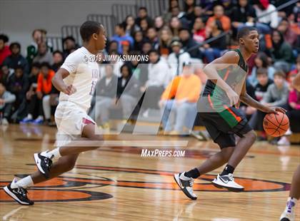Thumbnail 1 in Morgan Park vs. Collinsville (Edwardsville Shootout) photogallery.