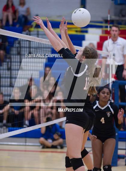 Thumbnail 2 in Horizon Honors vs Chandler Prep (AIA D2 Finals) photogallery.