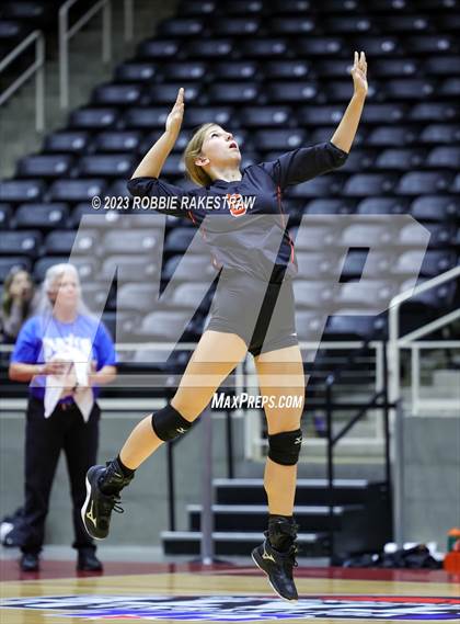 Thumbnail 1 in Iola vs. Schulenburg (UIL 2A Volleyball Semifinal) photogallery.