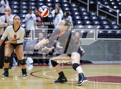 Thumbnail 1 in Iola vs. Schulenburg (UIL 2A Volleyball Semifinal) photogallery.
