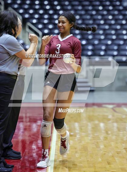 Thumbnail 2 in Iola vs. Schulenburg (UIL 2A Volleyball Semifinal) photogallery.