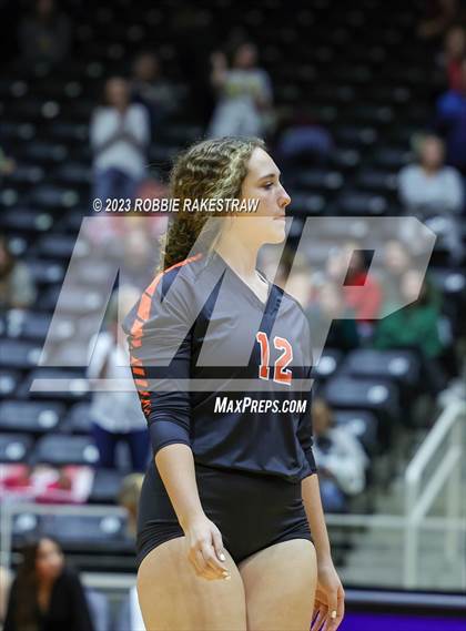 Thumbnail 1 in Iola vs. Schulenburg (UIL 2A Volleyball Semifinal) photogallery.