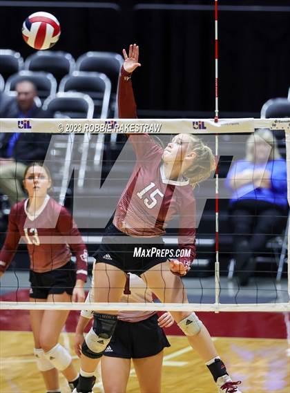 Thumbnail 1 in Iola vs. Schulenburg (UIL 2A Volleyball Semifinal) photogallery.