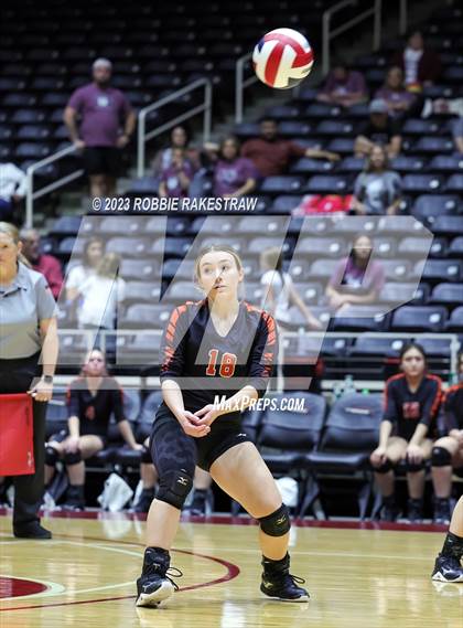 Thumbnail 2 in Iola vs. Schulenburg (UIL 2A Volleyball Semifinal) photogallery.