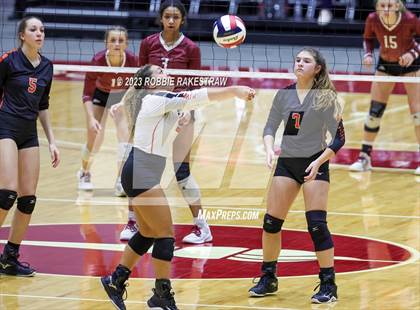 Thumbnail 3 in Iola vs. Schulenburg (UIL 2A Volleyball Semifinal) photogallery.