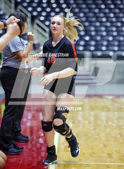 Thumbnail 3 in Iola vs. Schulenburg (UIL 2A Volleyball Semifinal) photogallery.