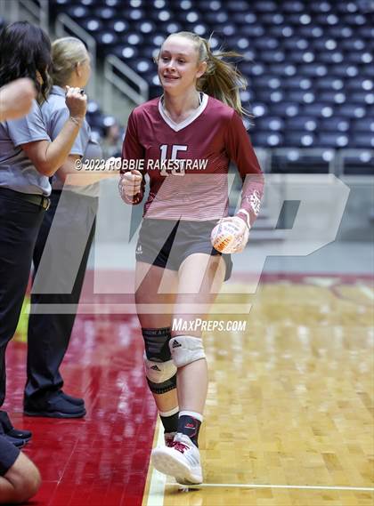 Thumbnail 3 in Iola vs. Schulenburg (UIL 2A Volleyball Semifinal) photogallery.