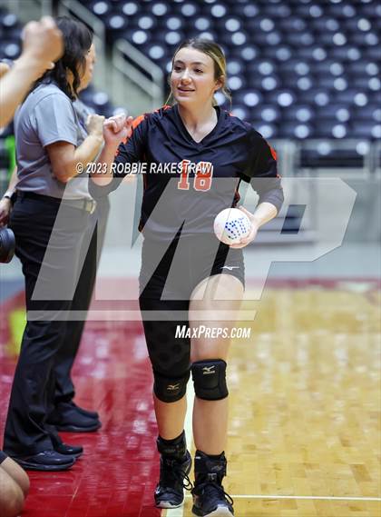 Thumbnail 1 in Iola vs. Schulenburg (UIL 2A Volleyball Semifinal) photogallery.
