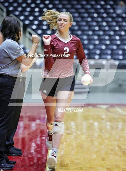 Thumbnail 1 in Iola vs. Schulenburg (UIL 2A Volleyball Semifinal) photogallery.