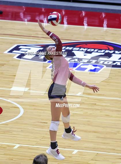 Thumbnail 3 in Iola vs. Schulenburg (UIL 2A Volleyball Semifinal) photogallery.