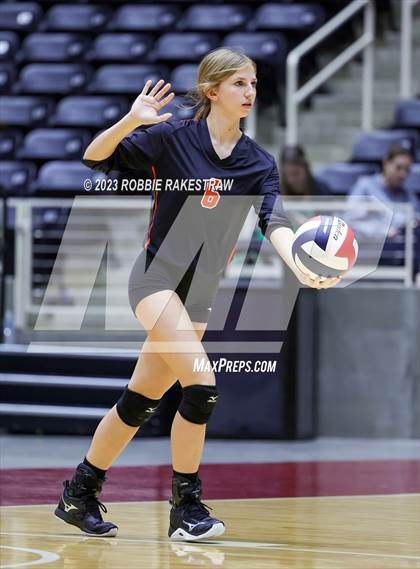 Thumbnail 3 in Iola vs. Schulenburg (UIL 2A Volleyball Semifinal) photogallery.