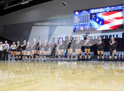 Thumbnail 2 in Iola vs. Schulenburg (UIL 2A Volleyball Semifinal) photogallery.