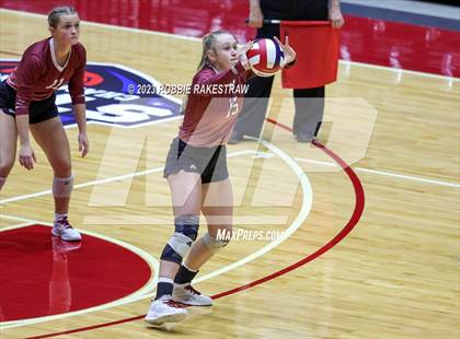 Thumbnail 1 in Iola vs. Schulenburg (UIL 2A Volleyball Semifinal) photogallery.