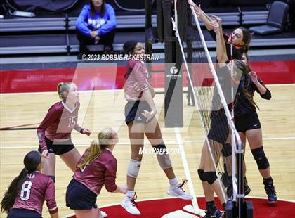 Thumbnail 2 in Iola vs. Schulenburg (UIL 2A Volleyball Semifinal) photogallery.