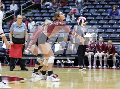 Thumbnail 1 in Iola vs. Schulenburg (UIL 2A Volleyball Semifinal) photogallery.