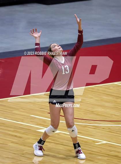Thumbnail 1 in Iola vs. Schulenburg (UIL 2A Volleyball Semifinal) photogallery.